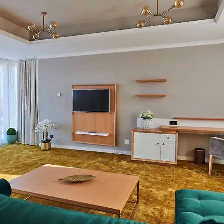 Pergola Boutique Бухарест