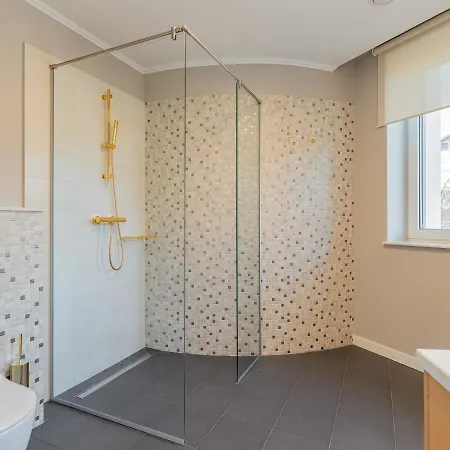 Pergola Boutique Отель Бухарест