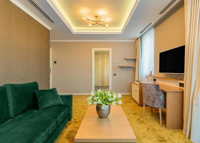 Pergola Boutique 4*