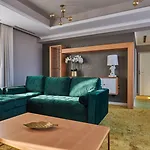 Pergola Boutique Bükreş