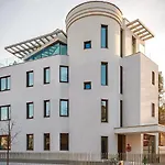 Pergola Boutique 4* Bükreş